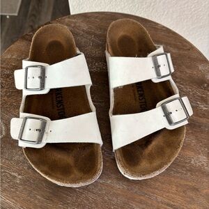 Like new Birkenstock women’s White Double-Strap Sandals